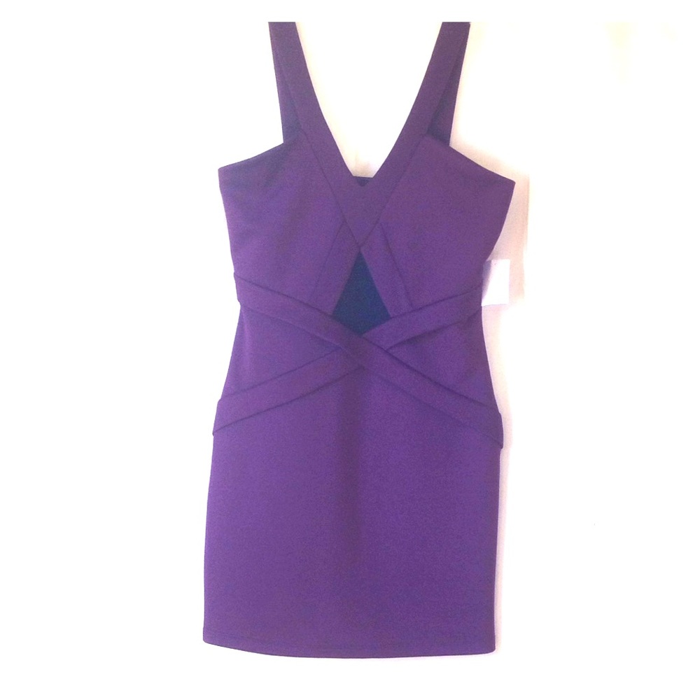 BodyCon Dress with Mesh Keyhole Opening